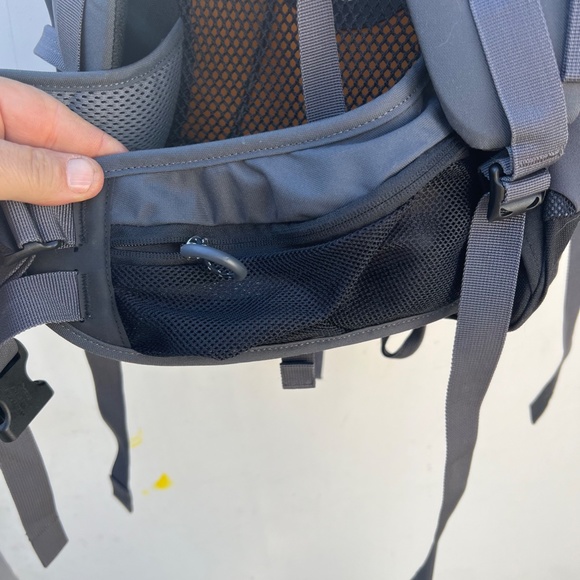 Osprey Backpack Daypack Stratos 40 Like New - Picture 8 of 10